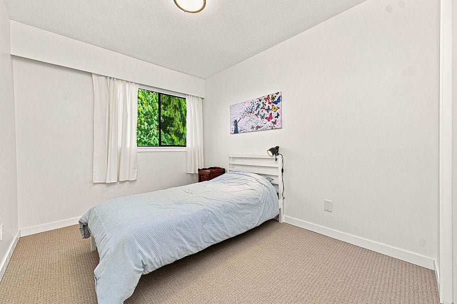 877 Old Lillooet Road North Vancouver, BC - 23
