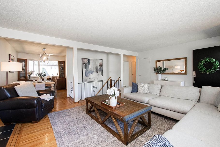 361 W 19th Street North Vancouver, BC - 4
