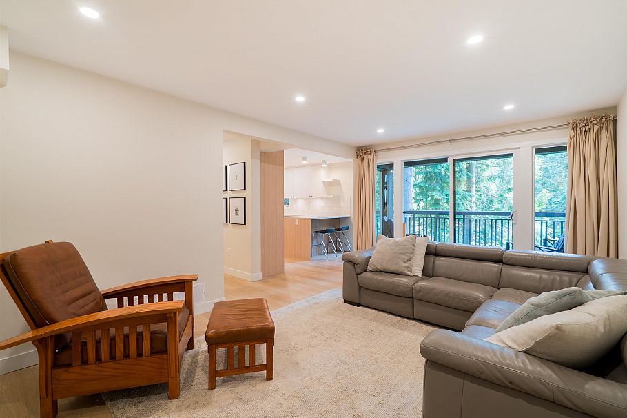 1139 Heritage Boulevard North Vancouver, BC - 4