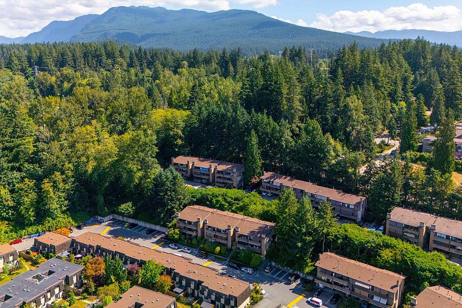 1059 Old Lillooet Road North Vancouver, BC - 37