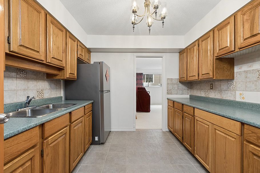 5609 White Pine Lane North Vancouver, BC - 29