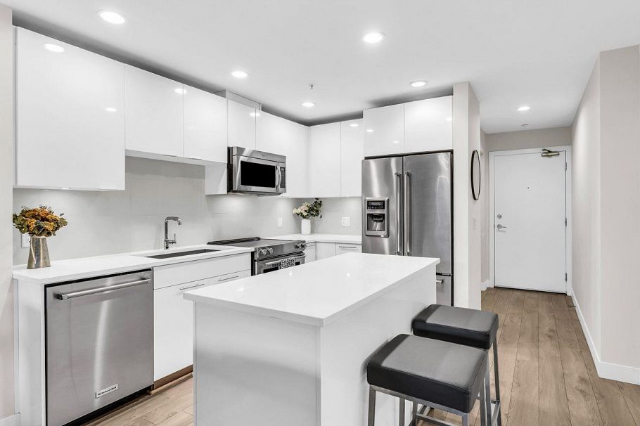 117 723 W 3rd Street North Vancouver, BC - 2