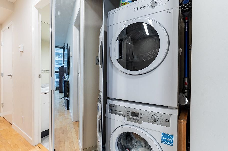 411 1367 Alberni Street Vancouver, BC - 23