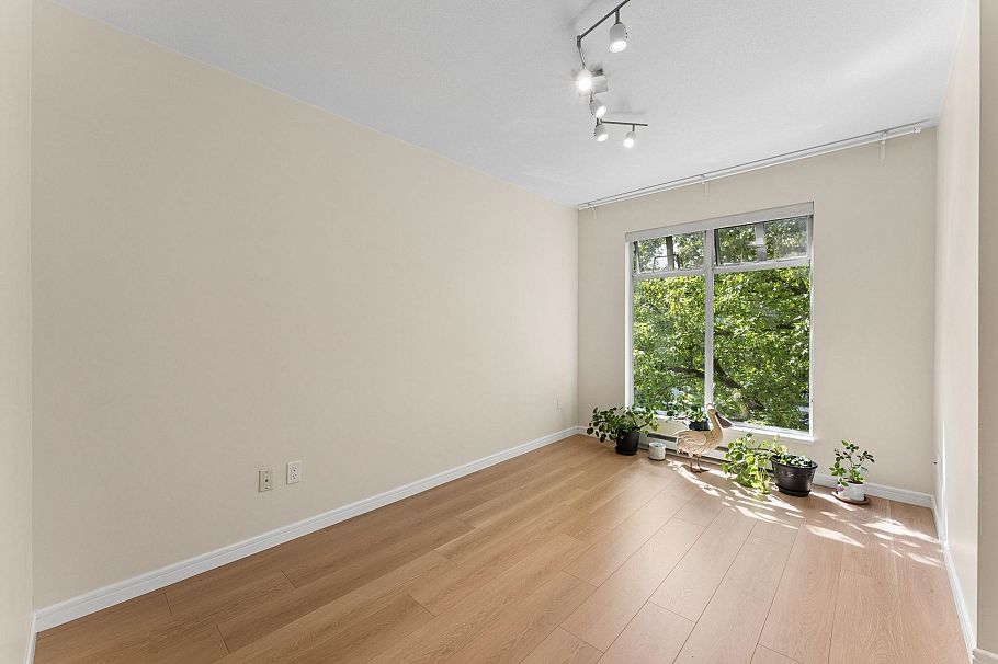 410 3727 W 10th Avenue Vancouver, BC - 5