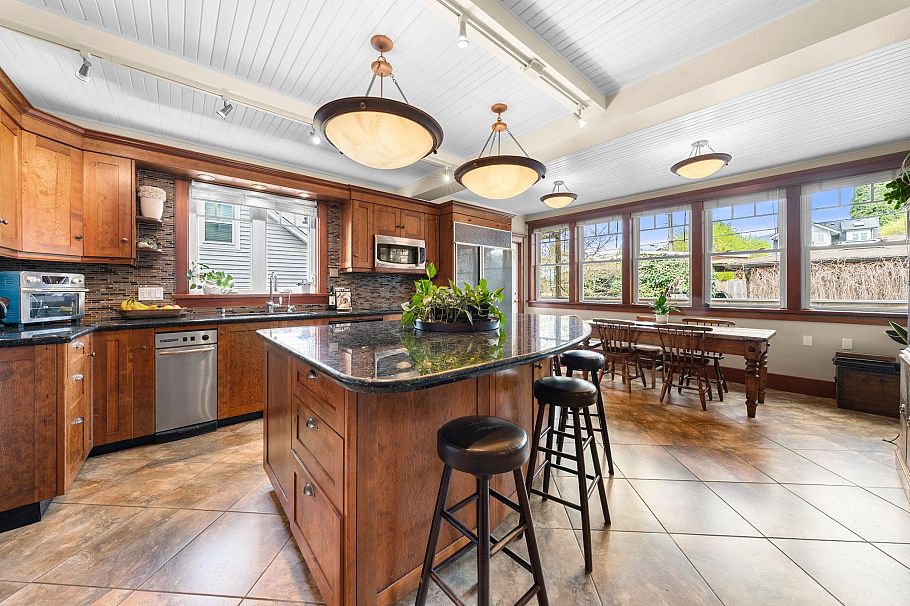628 E 5th Street North Vancouver, BC - 15