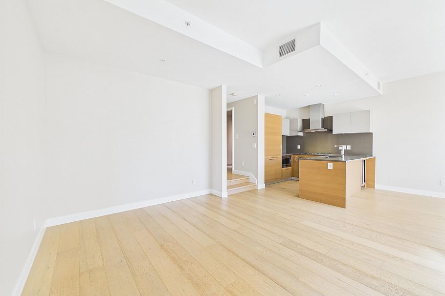1573 W 57 Avenue Vancouver, BC - 4