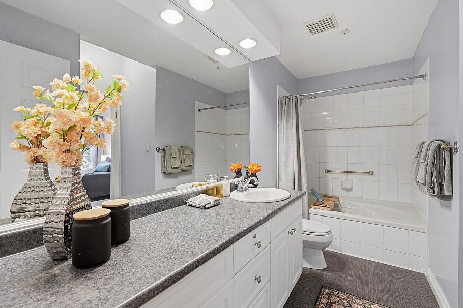 333 383 E 37th Avenue Vancouver, BC - 27
