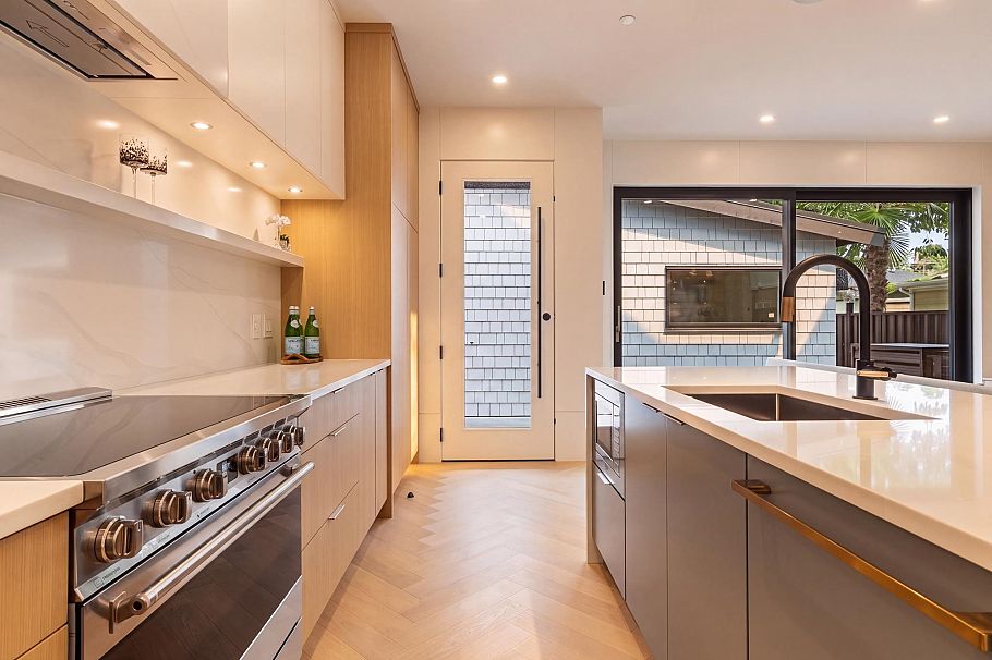 2 4956 Chester Street Vancouver, BC - 9