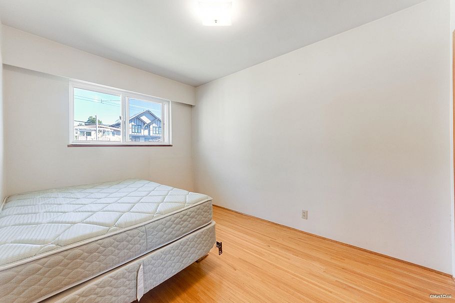 25 E 47th Avenue Vancouver, BC - 16