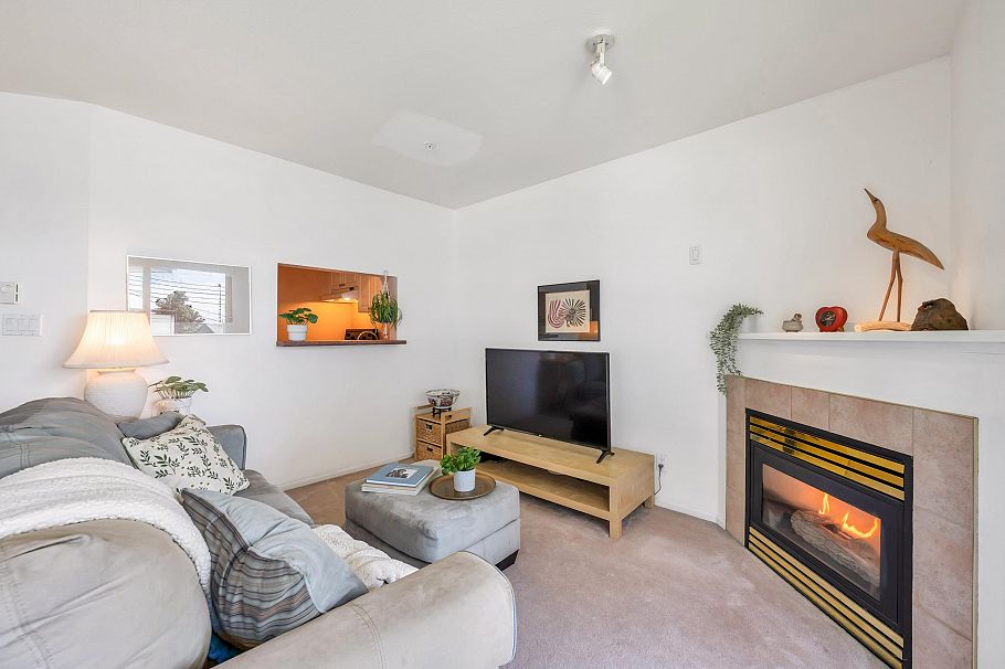 206 245 St. Davids Avenue North Vancouver, BC - 3