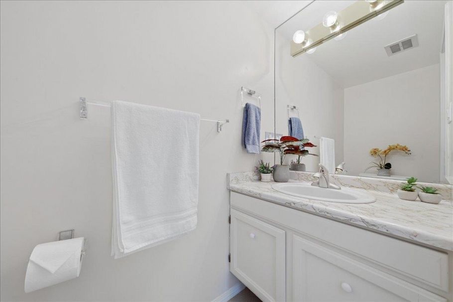 202 1710 13th Avenue Vancouver, BC - 11