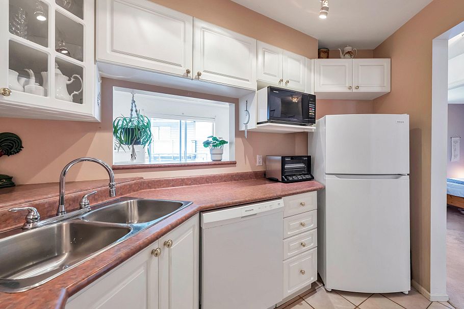 206 245 St. Davids Avenue North Vancouver, BC - 11