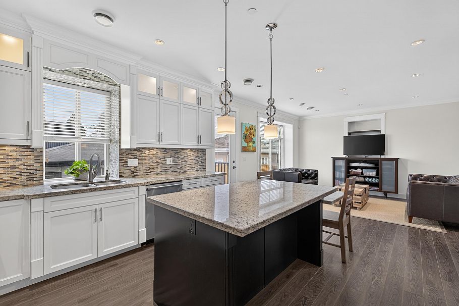 1010 E 55th Avenue Vancouver, BC - 13