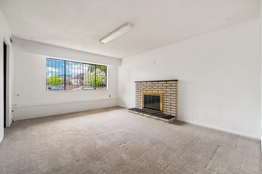 2539 E 34th Avenue Vancouver, BC - 8