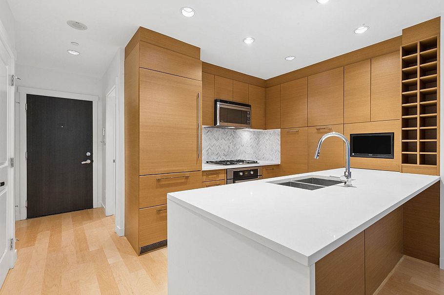 105 5868 Agronomy Road Vancouver, BC - 4