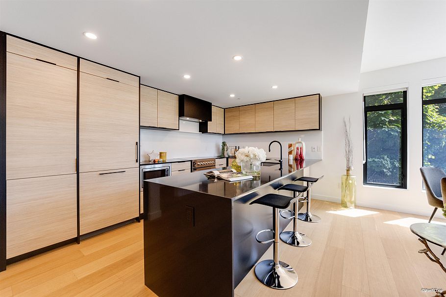 302 6485 Manitoba Street Vancouver, BC - 6