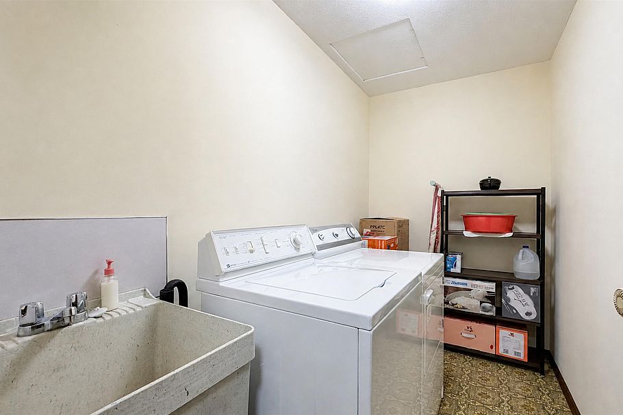 2184 E 35th Avenue Vancouver, BC - 19