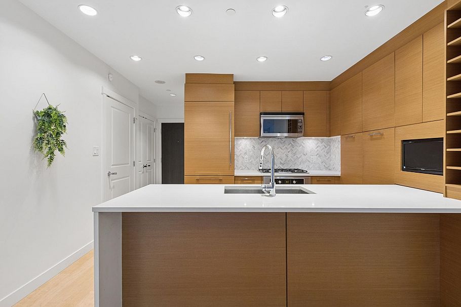 105 5868 Agronomy Road Vancouver, BC - 5