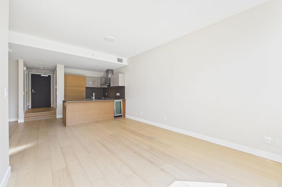 1573 W 57 Avenue Vancouver, BC - 11