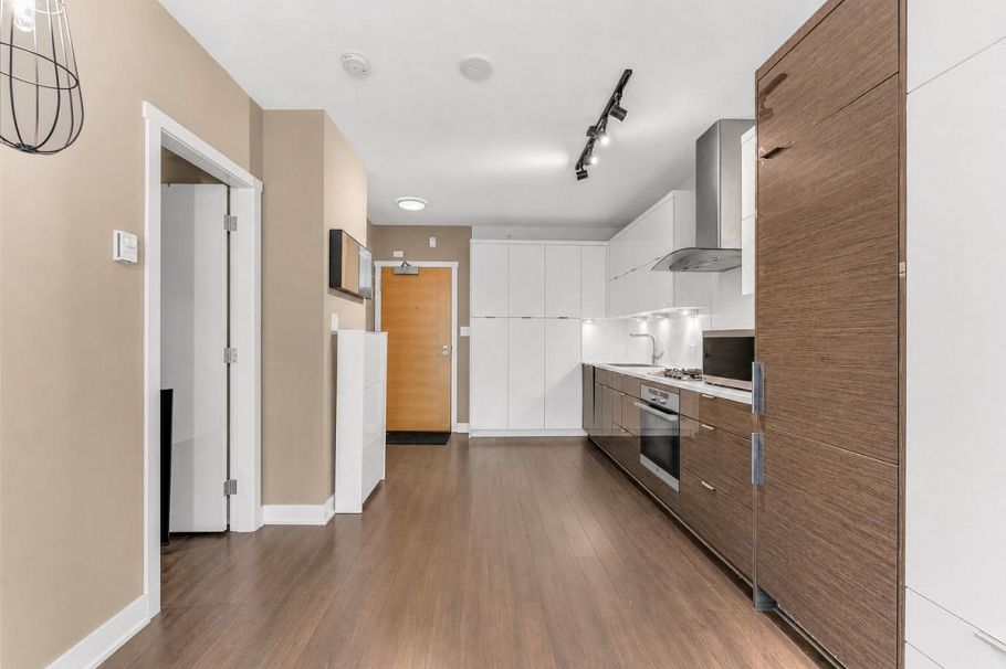 216 1777 W 7th Avenue Vancouver, BC - 11