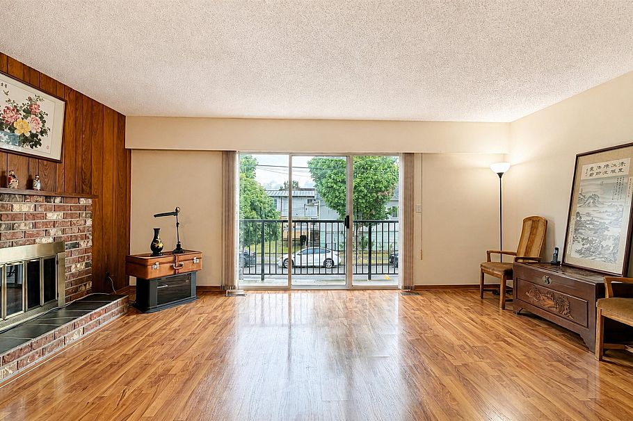 2184 E 35th Avenue Vancouver, BC - 3