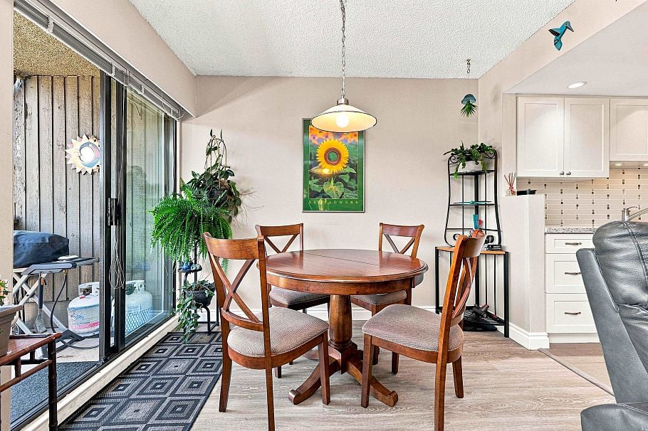 1059 Old Lillooet Road North Vancouver, BC - 10