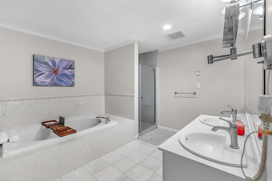 207 1500 Ostler Court North Vancouver, BC - 22