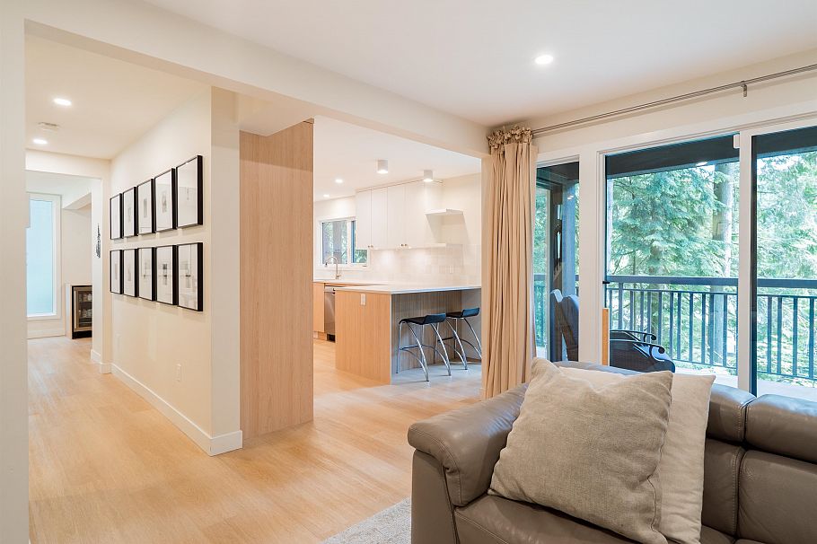 1139 Heritage Boulevard North Vancouver, BC - 6