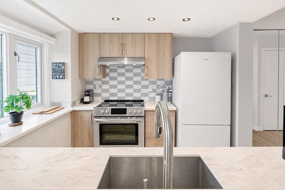 B901 1331 Homer Street Vancouver, BC - 12