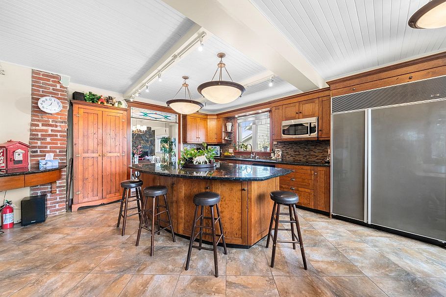 628 E 5th Street North Vancouver, BC - 17