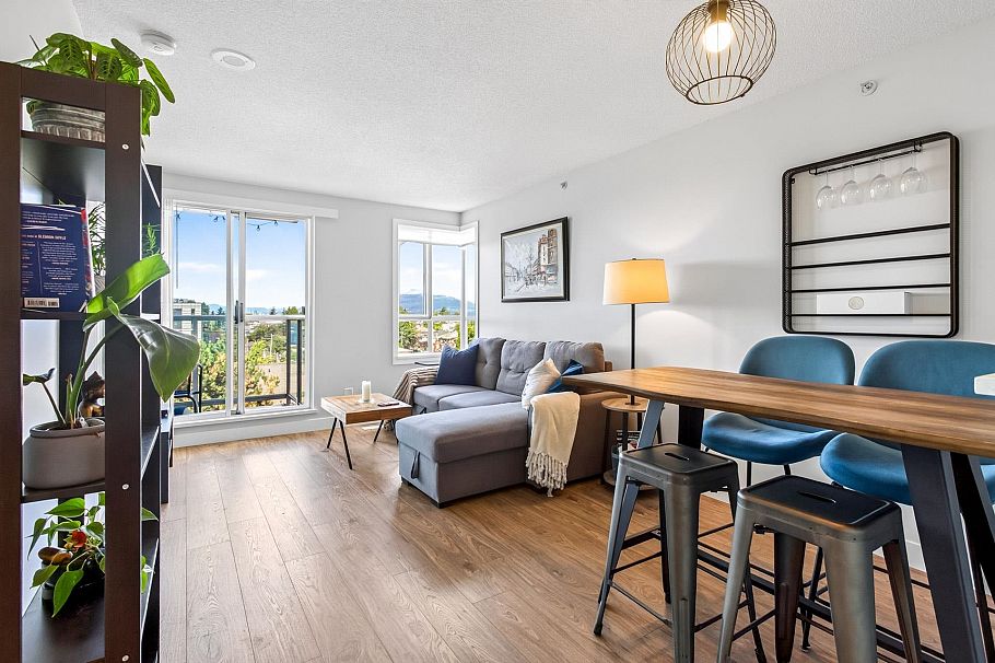 806 3455 Ascot Place Vancouver, BC - 2