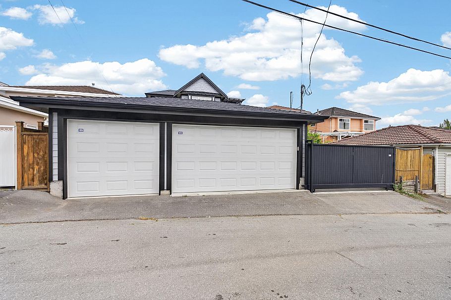 1010 E 55th Avenue Vancouver, BC - 38