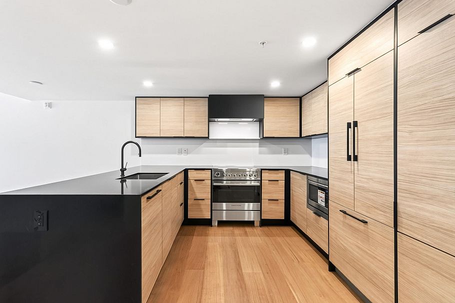 103 6485 Manitoba Street Vancouver, BC - 5