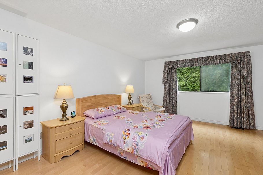 5609 White Pine Lane North Vancouver, BC - 22