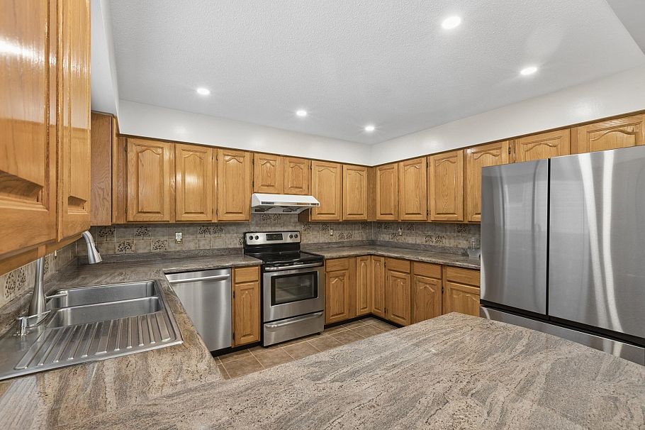5609 White Pine Lane North Vancouver, BC - 17
