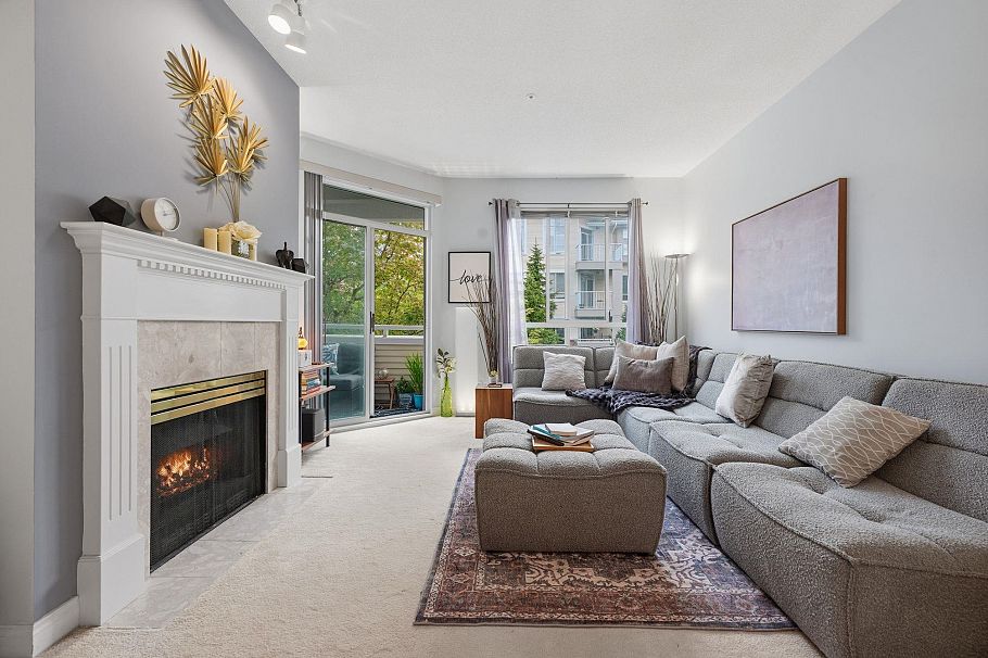 333 383 E 37th Avenue Vancouver, BC - 5