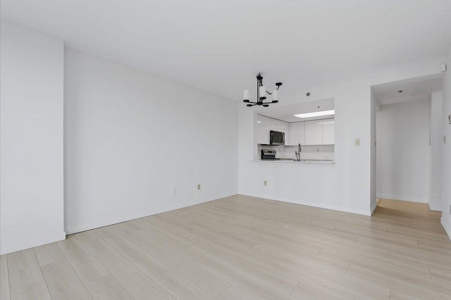 702 2201 Pine Street Vancouver, BC - 9