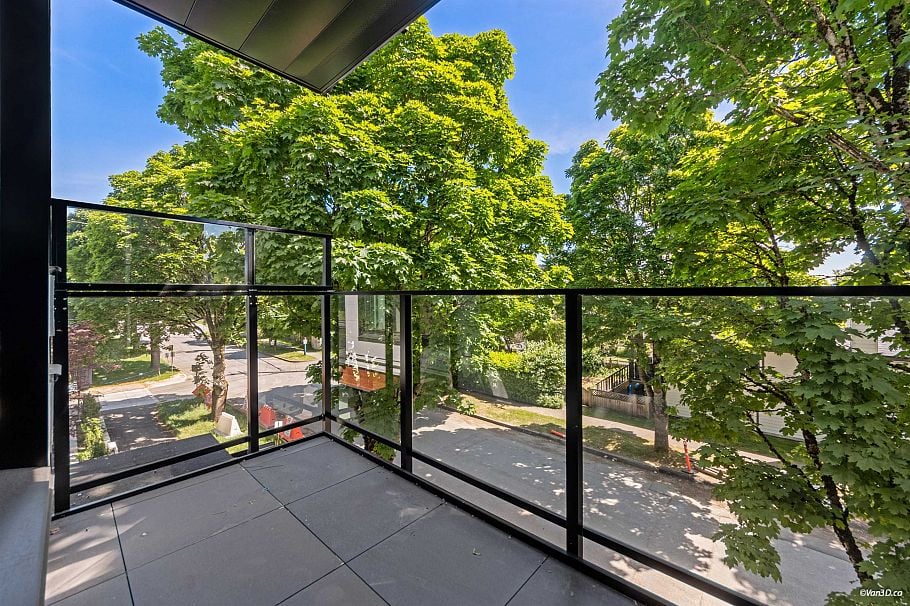 302 6485 Manitoba Street Vancouver, BC - 24