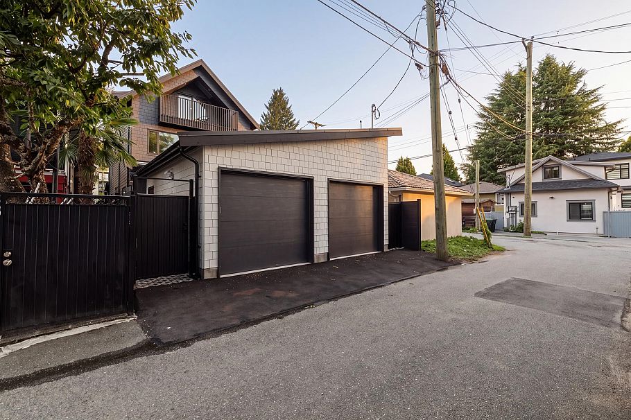 2 4956 Chester Street Vancouver, BC - 23