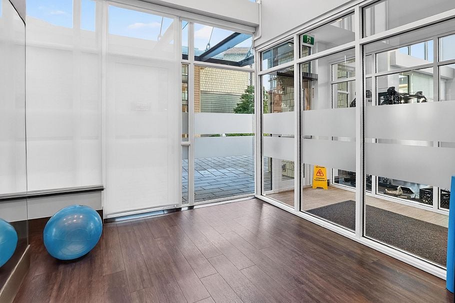 902 1210 E 27th Street North Vancouver, BC - 24