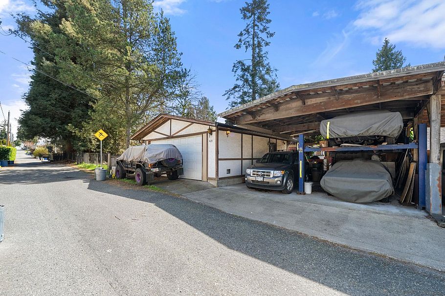 628 E 5th Street North Vancouver, BC - 38