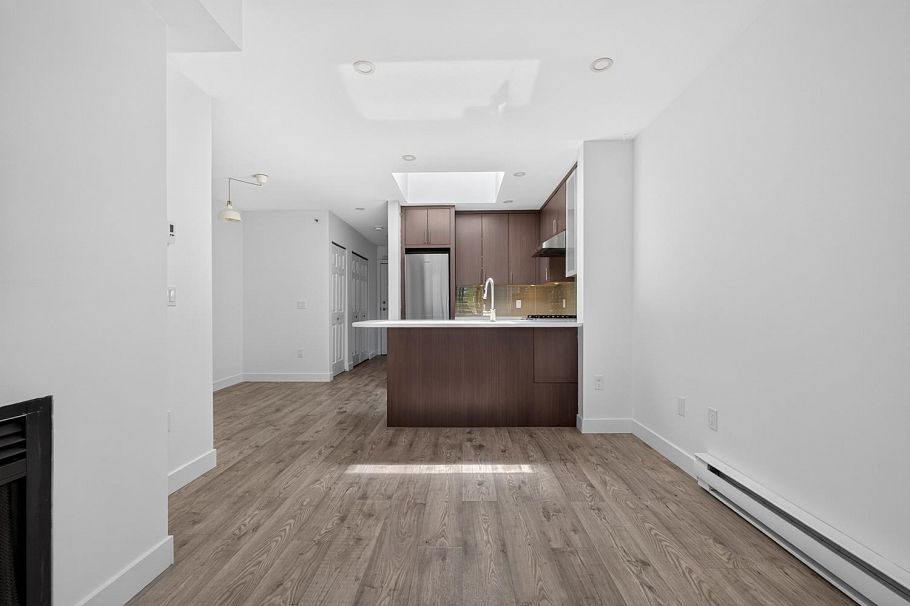 401 688 E 16th Avenue Vancouver, BC - 20