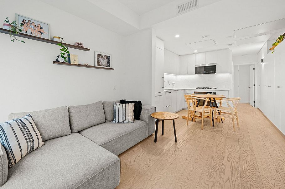 107 650 E 2nd Street North Vancouver, BC - 4