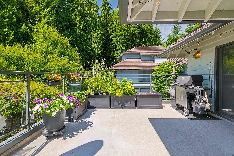 5723 Owl Court North Vancouver, BC - 10