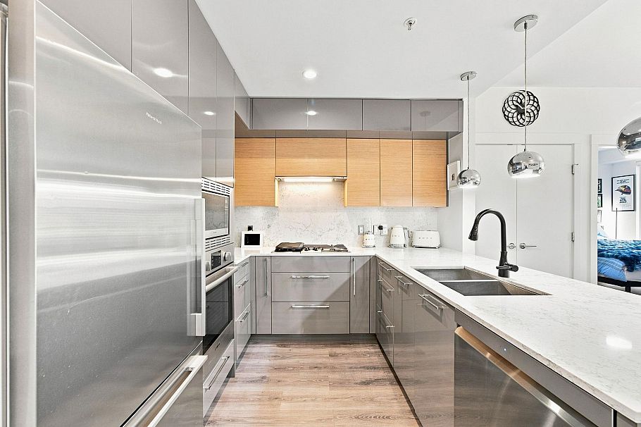 401 1327 Draycott Road North Vancouver, BC - 5