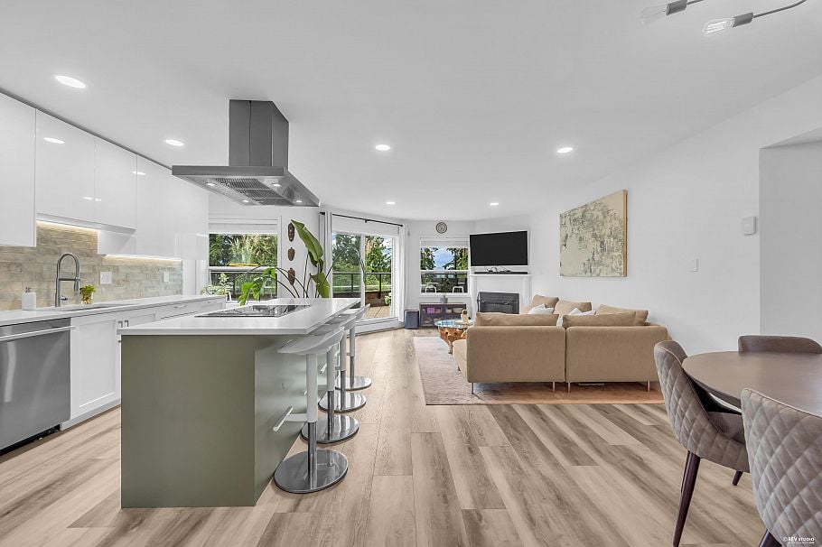 604 1500 Ostler Court North Vancouver, BC - 1