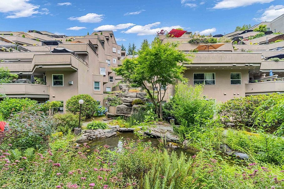 604 1500 Ostler Court North Vancouver, BC - 31