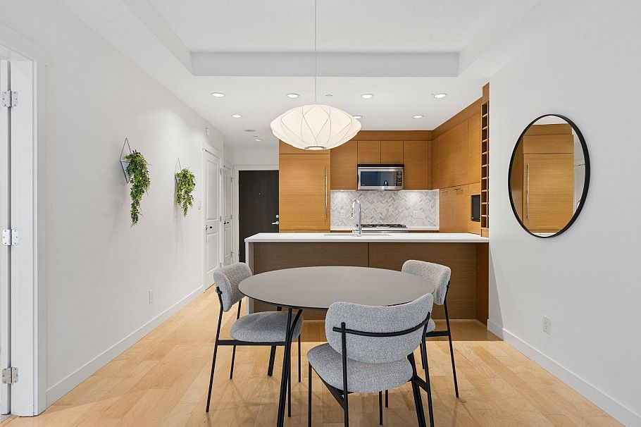 105 5868 Agronomy Road Vancouver, BC - 9