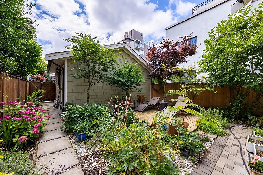 3666 W 6th Avenue Vancouver, BC - 17