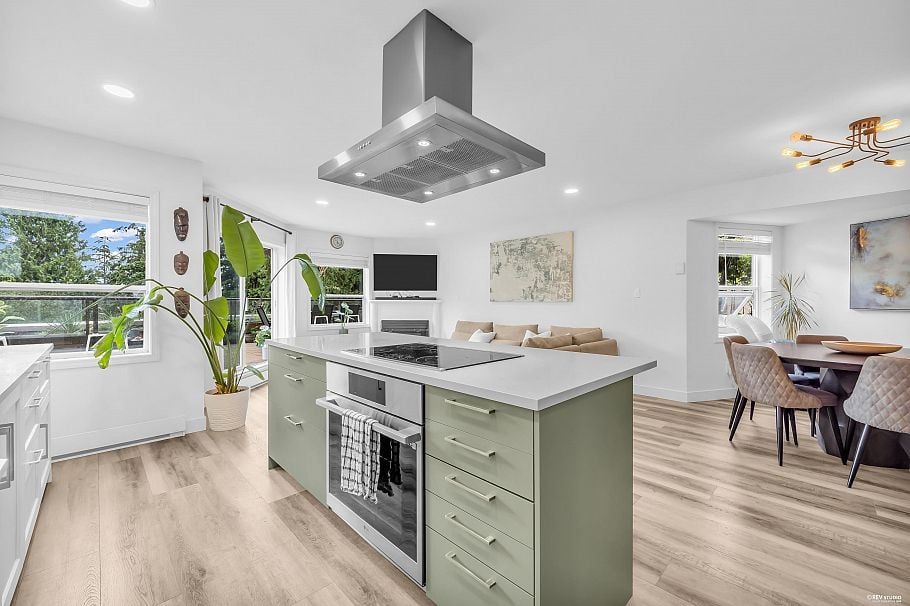 604 1500 Ostler Court North Vancouver, BC - 15